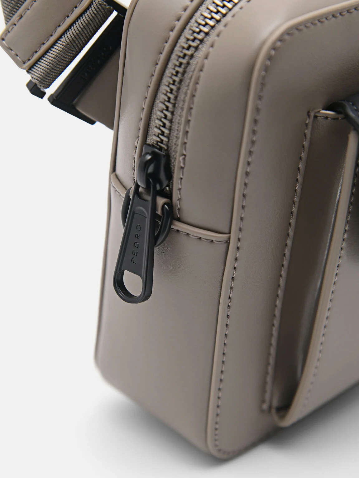 Túi đeo chéo phom chữ nhật hiện đại Sling - Nâu Xám - Ảnh 3