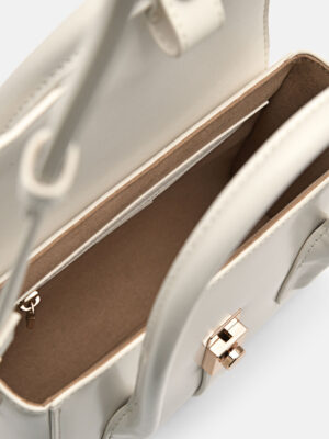 Alternative view of Túi xách hình thang Studio Farida Leather - Phấn