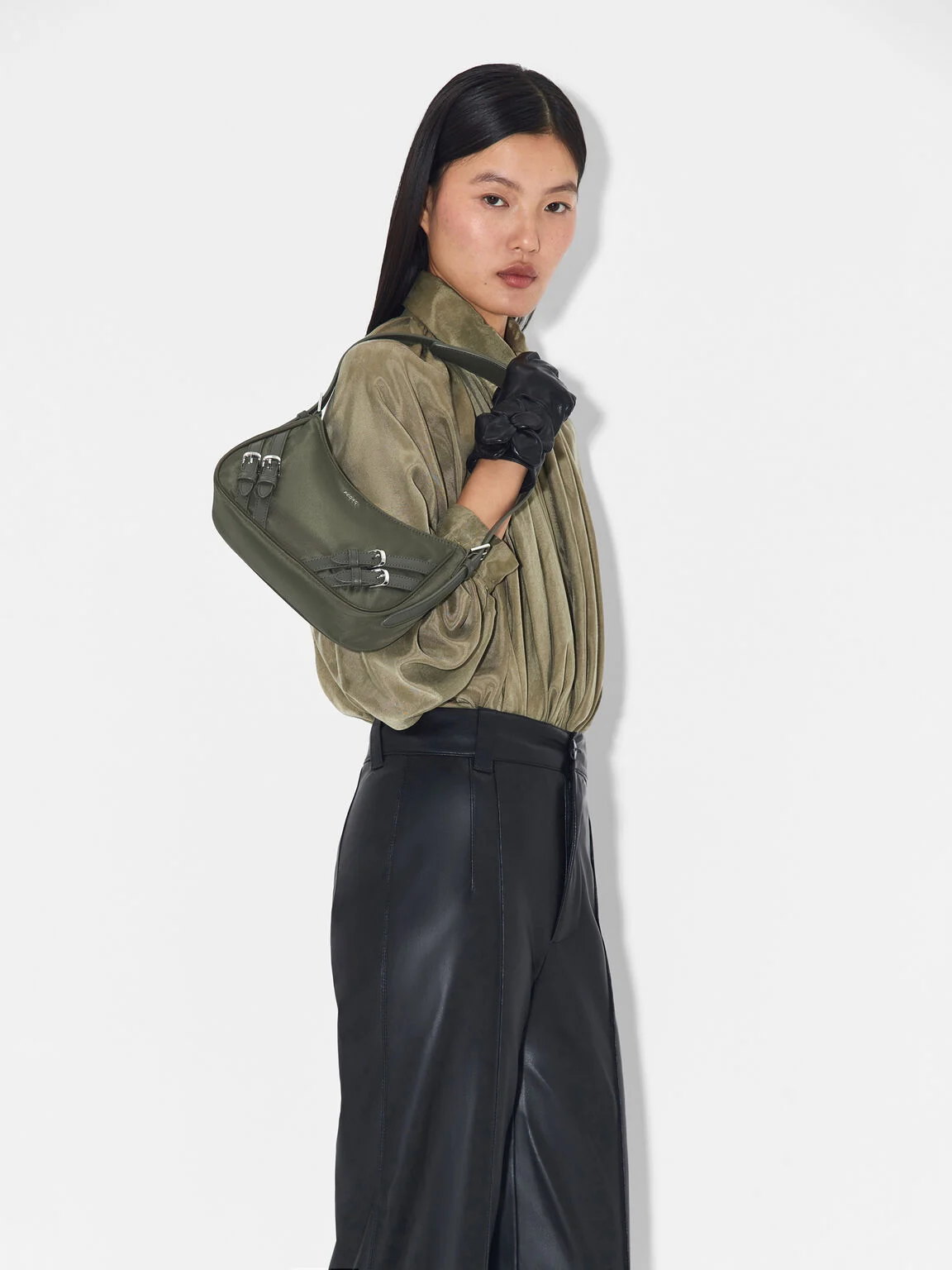 Túi đeo vai hình thang Helix Buckle - Xanh Olive - Ảnh 2